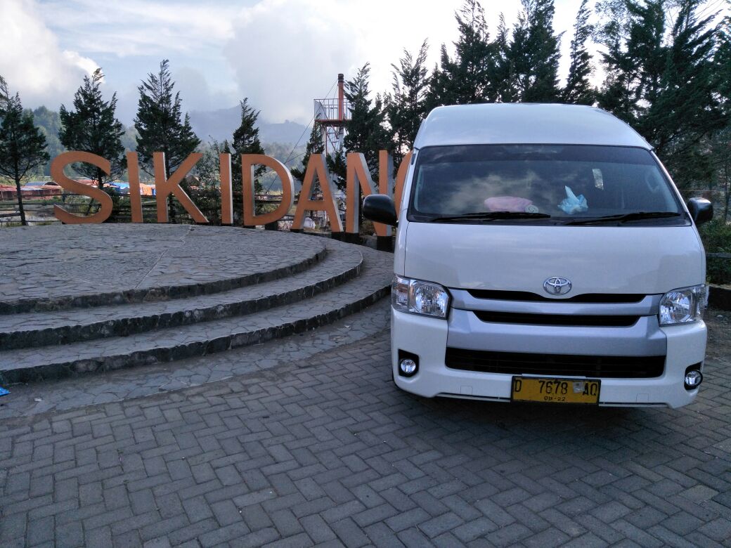 SEWA HIACE MURAH RENTAL HIACE HIACE PARIWISATA SEWA BUS