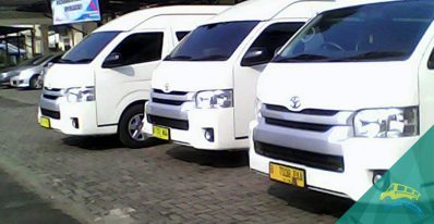 Mobil Toyota Hiace Commuter